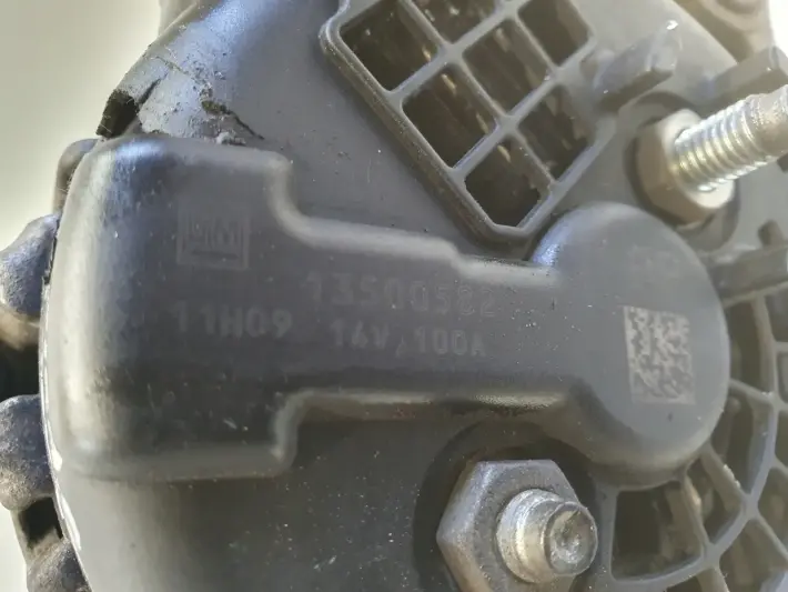 Opel Meriva B 1.4 T Turbo ALTERNATOR 13500582