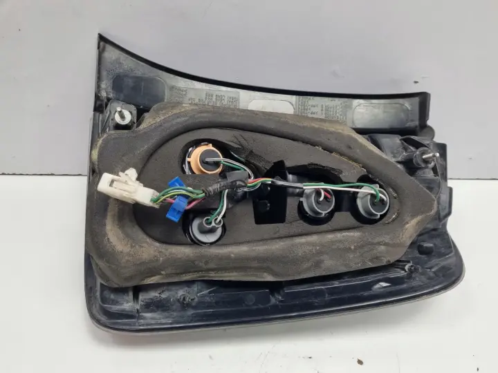 Toyota Prius II 03-09r TYLNA LAMPA LEWA lewy tył kierowcy STANLEY 47-14L