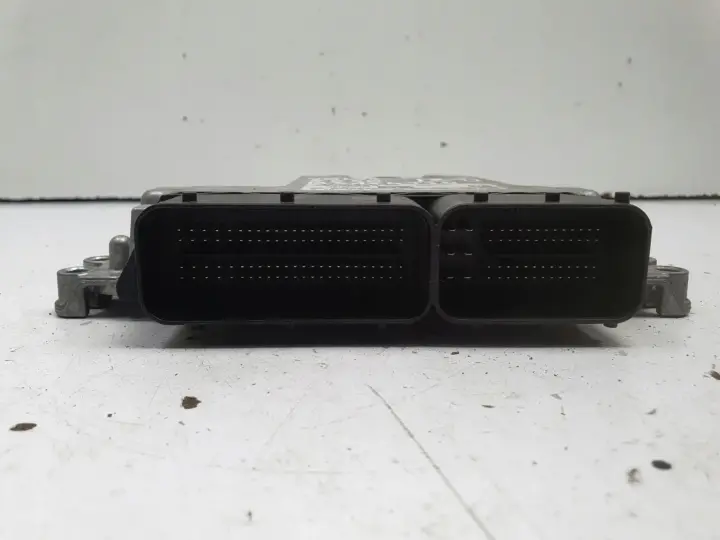 Volvo XC40 1.5 H STEROWNIK SILNIKA komputer 32360463