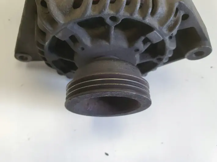 Renault Clio II 1.6 16V ALTERNATOR 7700870279 valeo