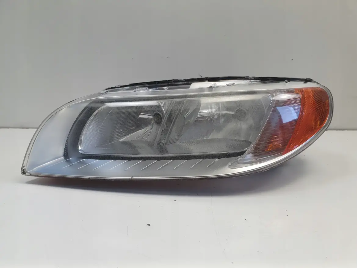 Volvo S80 II V70 III 07-13r PRZEDNIA LAMPA LEWA lewy przód EUROPA 31214351