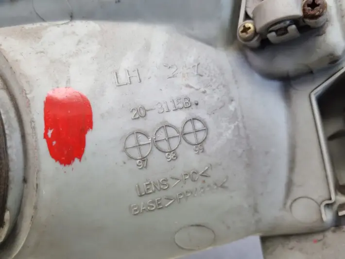 Mazda 323 323C BA PRZEDNIA LAMPA LEWA lewy przód