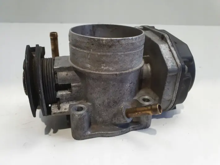 Audi A3 8L 1.6 8V PRZEPUSTNICA 06A133064J