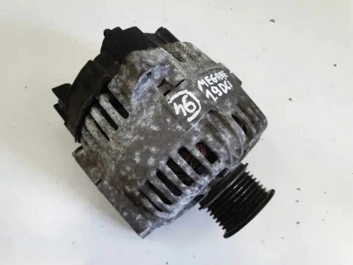 Renault Megane II 1.9 DCI ALTERNATOR 8200290215 valeo 110A