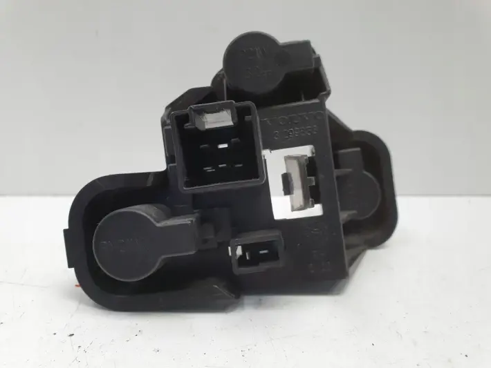 Volvo V40 II WKŁAD TYLNEJ LAMPY ŻARÓWKI TYLNEJ PRAWEJ PRAWY TYŁ 31299833