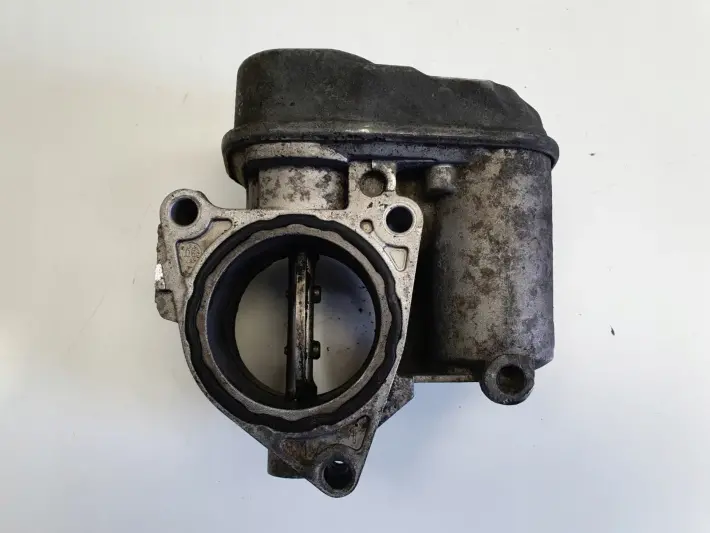 VW Passat B6 2.0 TDI PRZEPUSTNICA 03G128063B