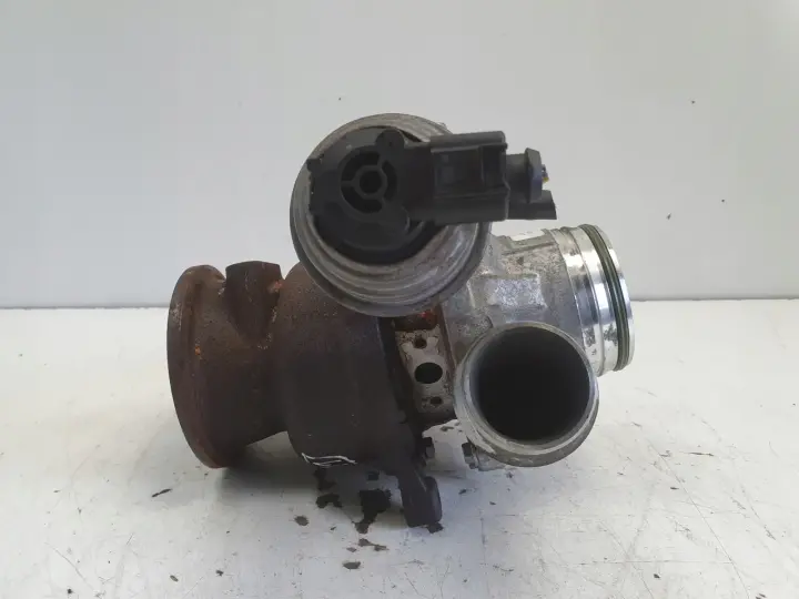 Volvo V40 II 2.0 D3 TURBOSPRĘŻARKA 31380131