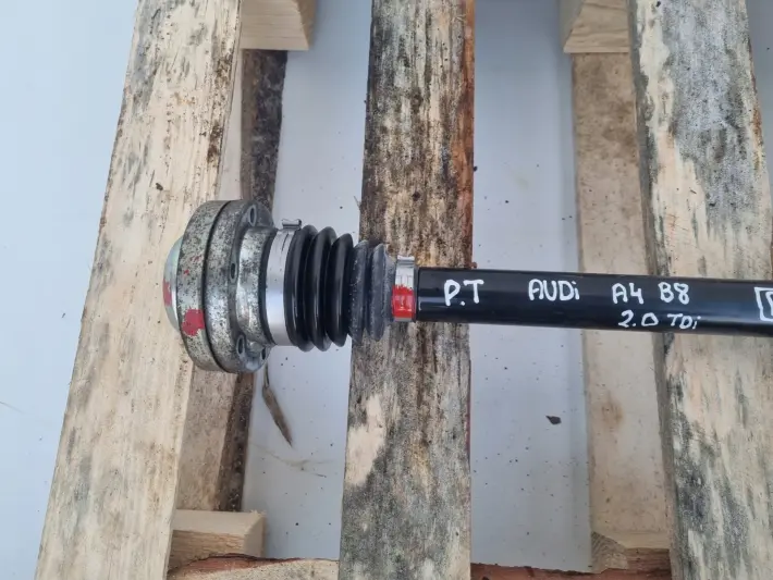 Audi A4 B8 2.0 TDI PRAWA TYLNA PÓŁOŚ półośka prawy tył pasażera 8K0501203M