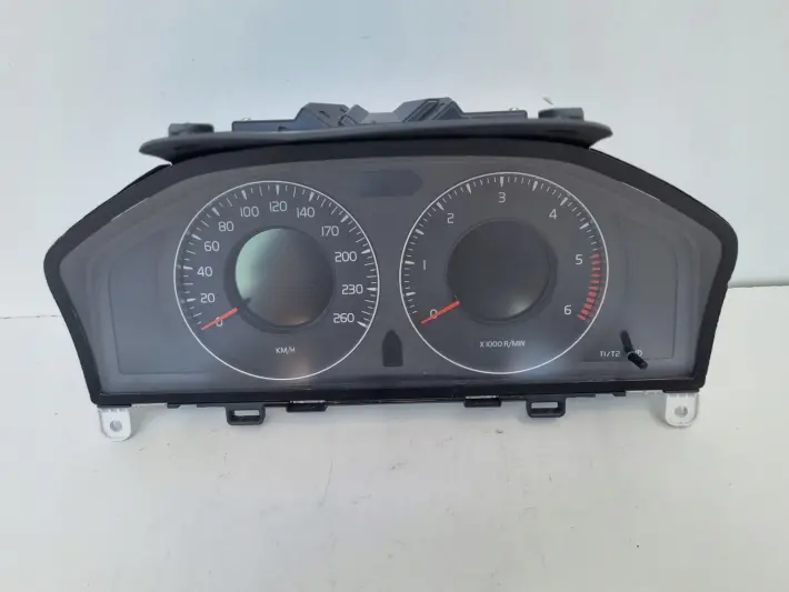 Volvo S80 II V70 III XC70 II 2.4 D5 LICZNIK ZEGARY Europa diesel 31270899AA