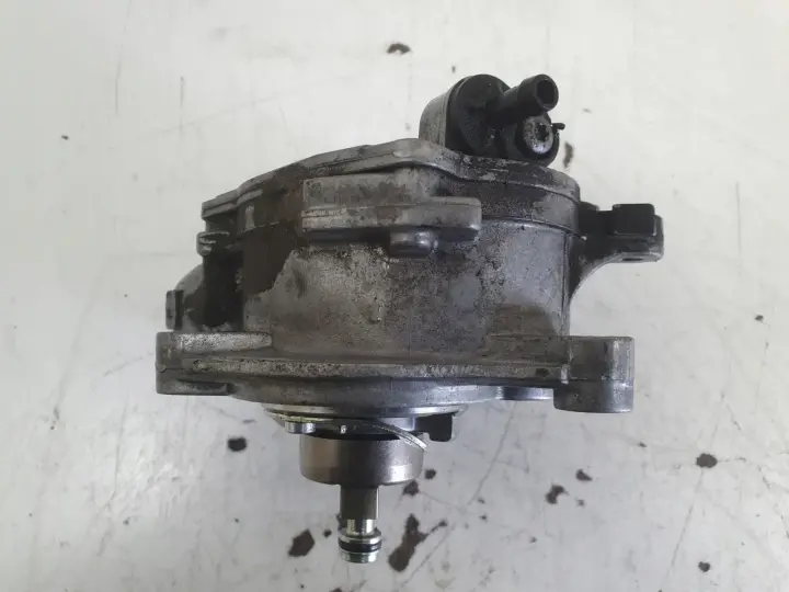 Volvo S60 II V60 2.0 D4 POMPA VACUM wakum 31375107