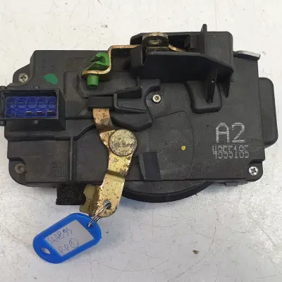 Saab 9-5 lift ZAMEK DRZWI Prawy przód 4855185