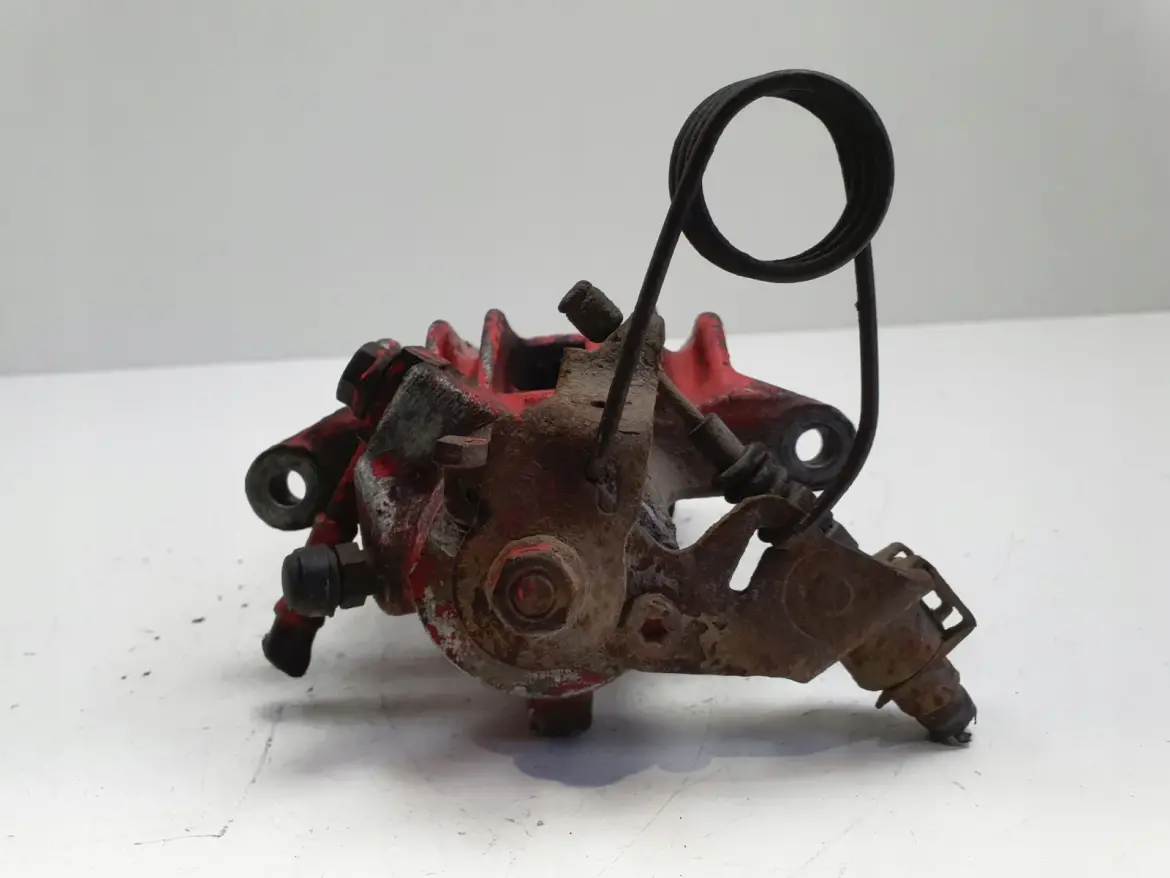 VW Golf IV Audi A3 PRAWY ZACISK HAMULCOWY tył pasażera