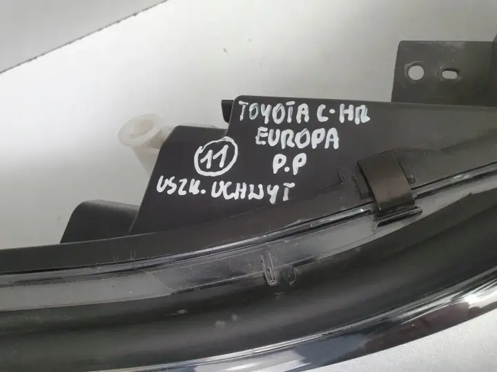 Toyota CHR C-HR PRZEDNIA LAMPA PRAWA prawy przód FULL LED 81110-F4071-00