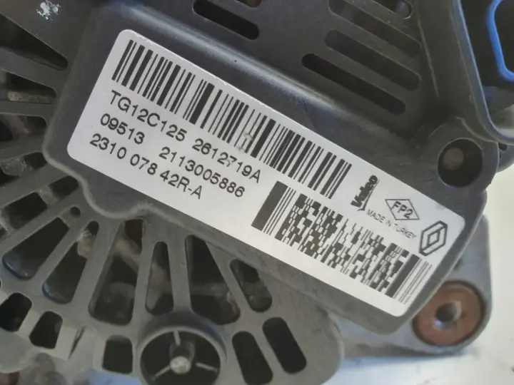 Renault Clio IV 0.9 TCe ALTERNATOR TG12C125 231007842R 2113005886