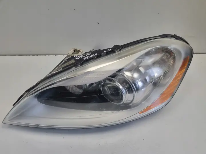 Volvo XC60 PRZEDNIA LAMPA LEWA LEWY PRZÓD BIXENON BI XENON SKRĘTNY 30763135