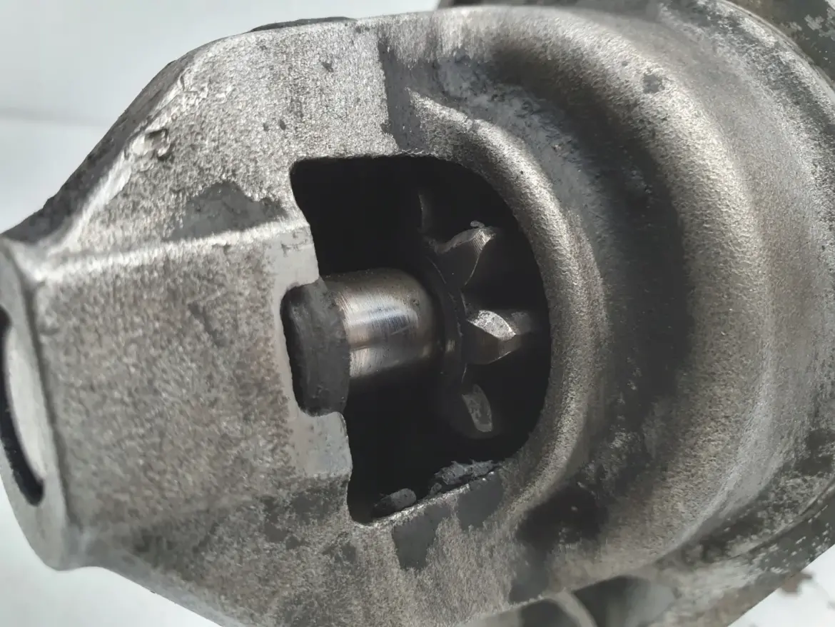 Honda Civic VIII 2.2 iCTDI ROZRUSZNIK Mitsubishi M002T85871 MHG025
