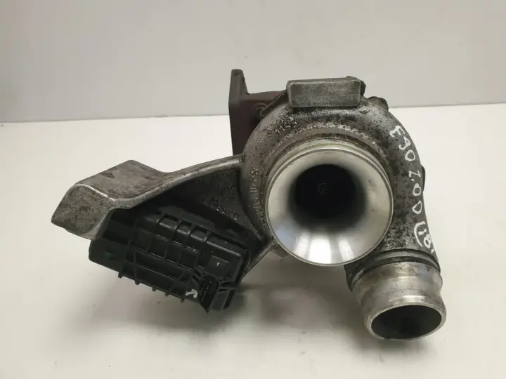 BMW E90 E91 2.0 D TURBOSPRĘŻARKA turbo 7800594C