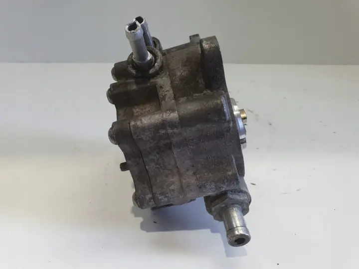 VW Passat B6 2.0 TDI POMPA WAKUM vacum 03G145209C
