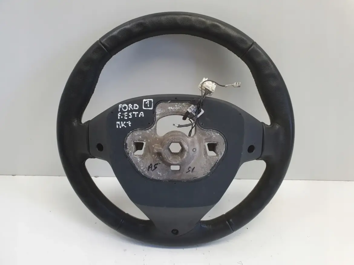 Ford Fiesta MK7 SKÓRZANA KIEROWNICA Multifunkcyjna skóra 34126988A