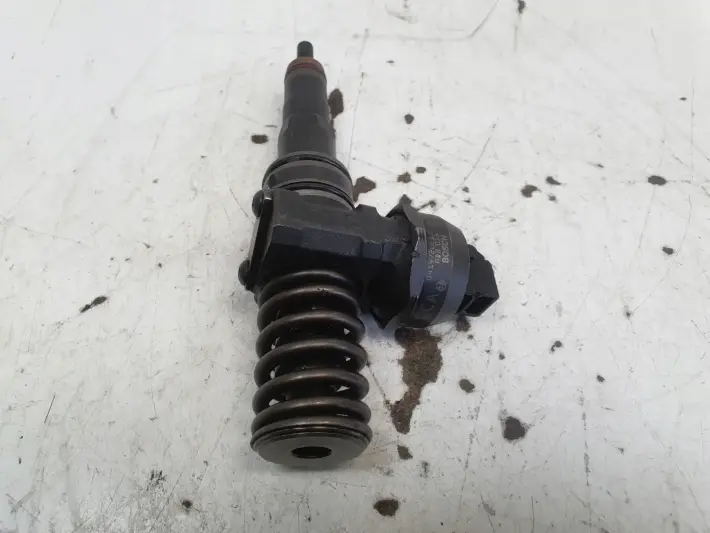 Audi A3 8L 1.9 TDI POMPOWTRYSKIWACZ wtrysk 038130073AQ
