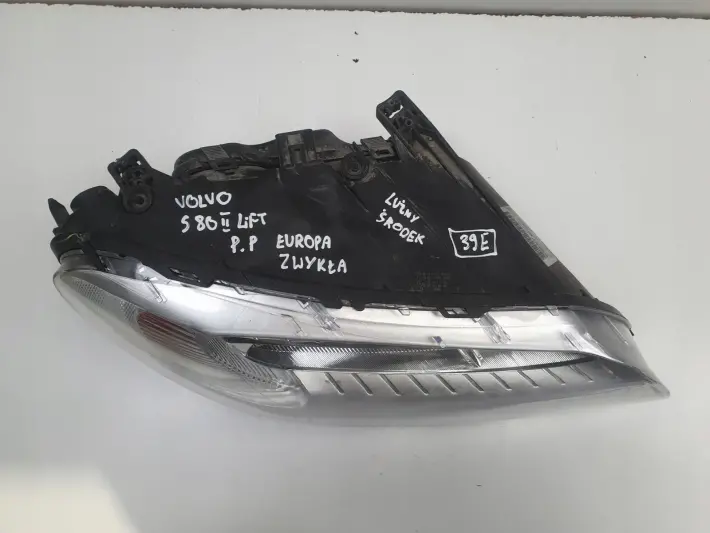 Volvo S80 II V70 III LIFT PRZEDNIA LAMPA PRAWA PRAWY PRZÓD europa 31420020