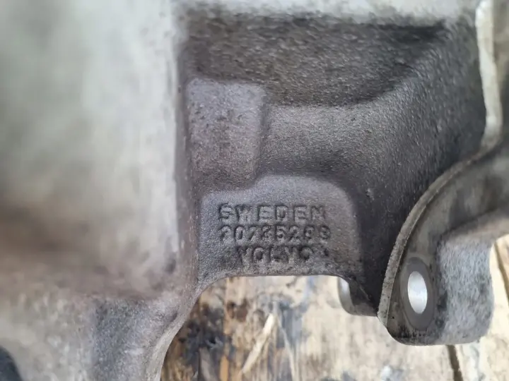 Volvo XC90 2.4 D5 REDUKTOR SKRZYNI BIEGÓW 30700027