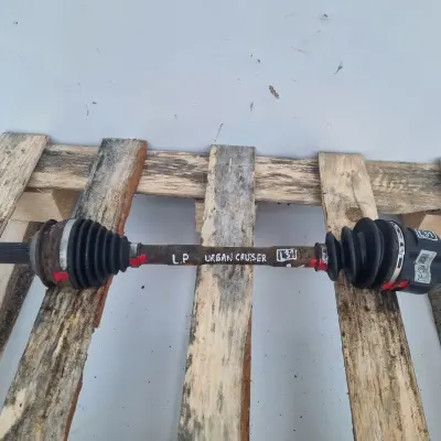 Toyota Urban Cruiser 1.4 D4D LEWA PRZEDNIA PÓŁOŚ półośka lewy przód