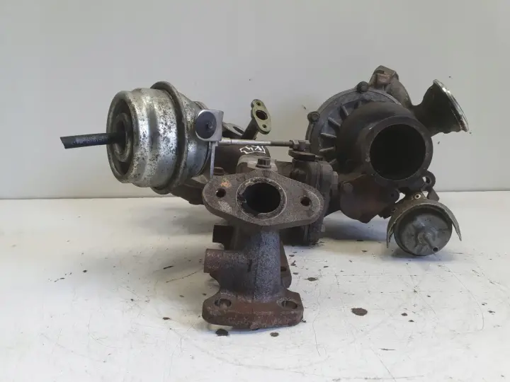 Volvo V60 XC60 S80 II 2.4 D5 TURBOSPRĘŻARKA turbo 36002757 36002640
