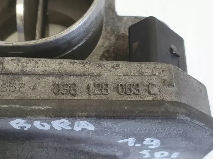 VW Bora 1.9 SDI PRZEPUSTNICA 038128063C