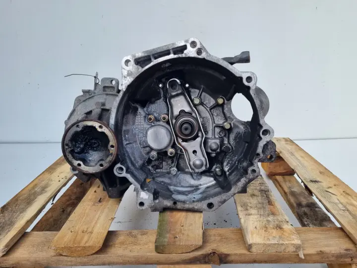 VW Golf V 1.9 TDI SKRZYNIA BIEGÓW manualna GQQ manual