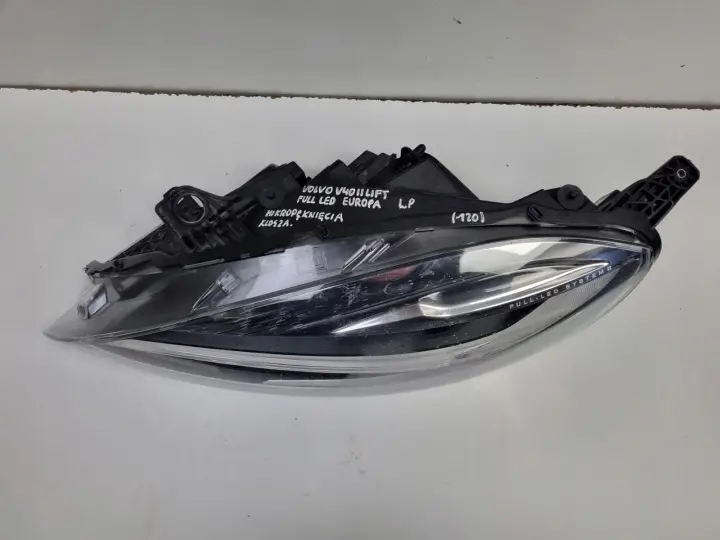 Volvo V40 LIFT PRZEDNIA LAMPA LEWA lewy przód FULL LED EUROPA 31677022