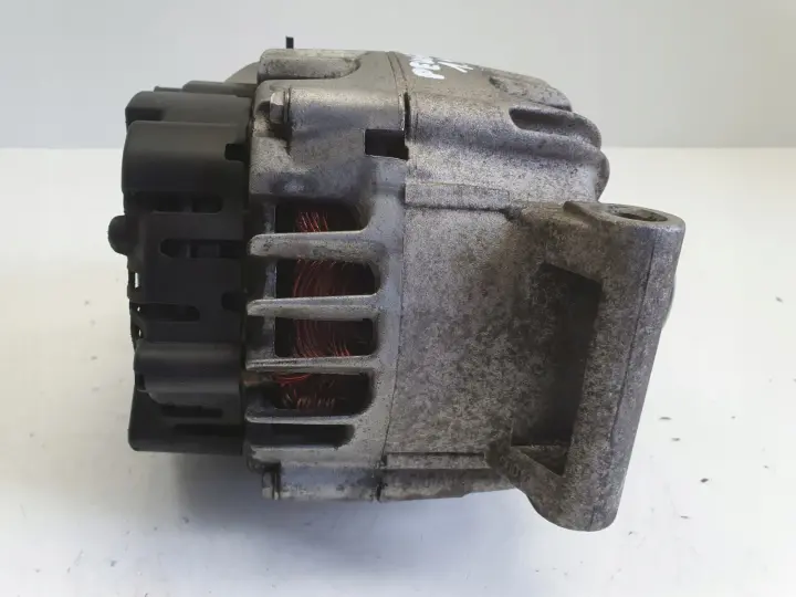 Peugeot 308 1.6 VTI ALTERNATOR valeo V757651380