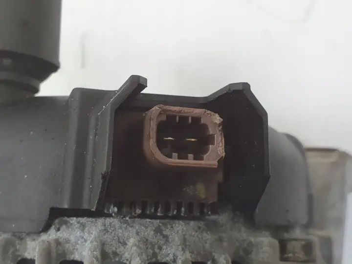 Opel Corsa E 1.4 16V ALTERNATOR 13585666B denso