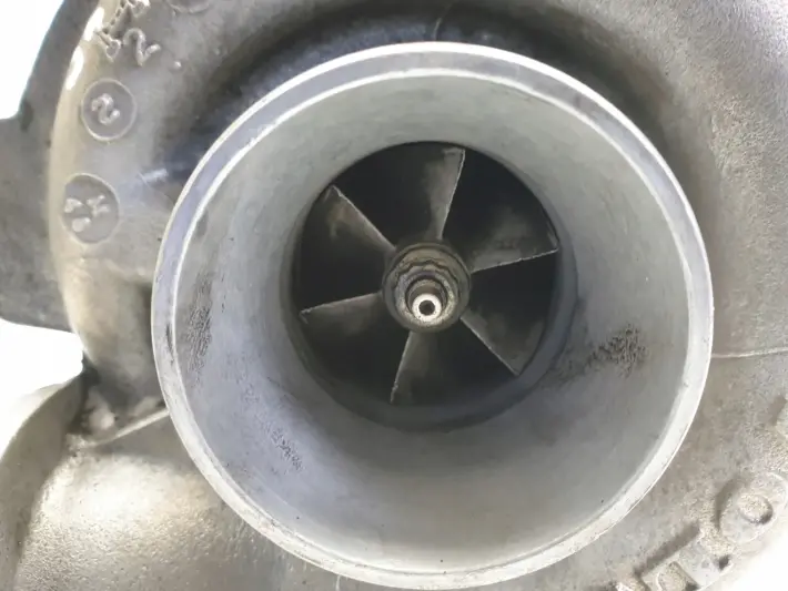Volvo S60 V70 2.4 D5 TURBOSPRĘŻARKA turbo 8653146