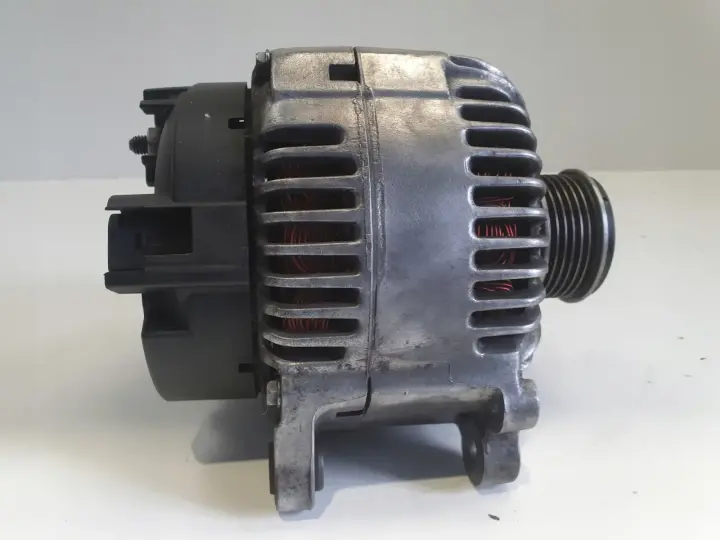 VW Passat B6 2.0 TDI ALTERNATOR 021903026L 180A valeo