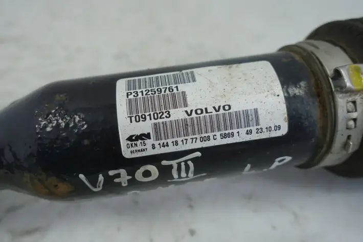 Volvo XC60 2.4 D5 PÓŁOŚ PÓŁOŚKA lewy przód 185km