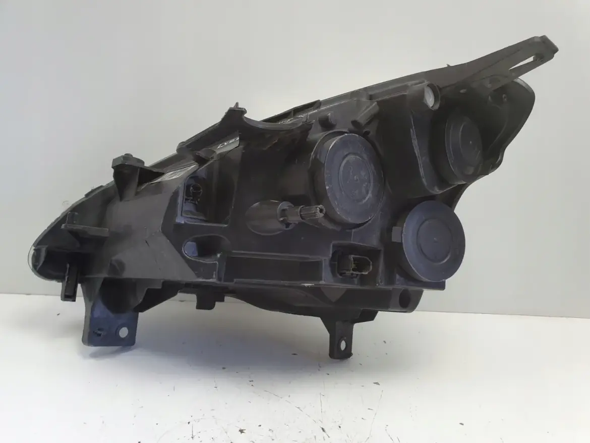 Peugeot Partner III lift PRZEDNIA LAMPA PRAWA prawy przód anglik 9677202180