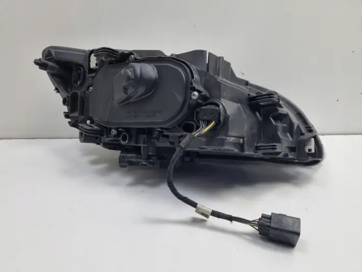 Volvo V60 S60 II LIFT PRZEDNIA LAMPA LEWA lewy przód XENON SKRĘTNY 31395902