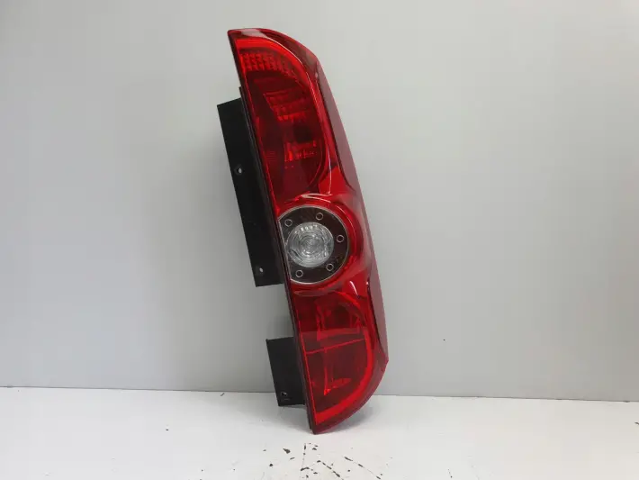 Fiat Doblo II Opel Combo D TYLNIA TYLNA LAMPA PRAWA prawy tył 00519248430