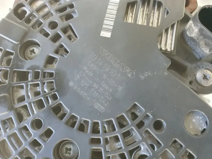 Volvo V40 II 2.0 D D2 ALTERNATOR 150A 31419101