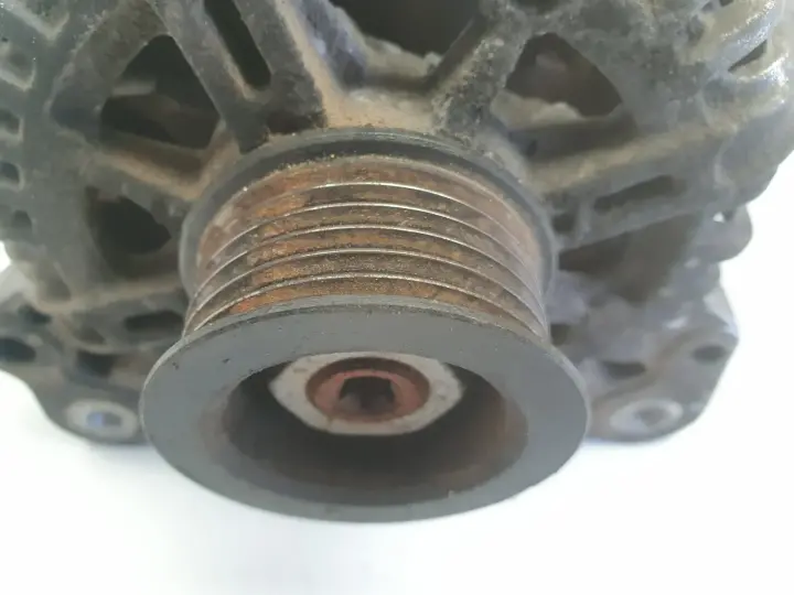 VW Golf V 1.6 FSI ALTERNATOR 110A 03C903023B valeo