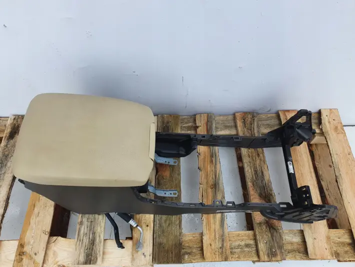 Toyota Land Cruiser 150 PODŁOKIETNIK Z LODÓWKĄ