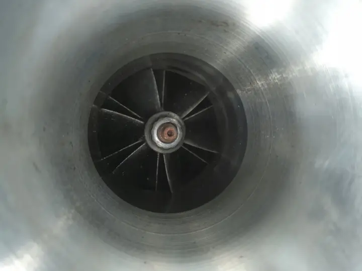 BMW E87 E90 E91 2.0 D N47 TURBOSPRĘŻARKA turbo 7810189C