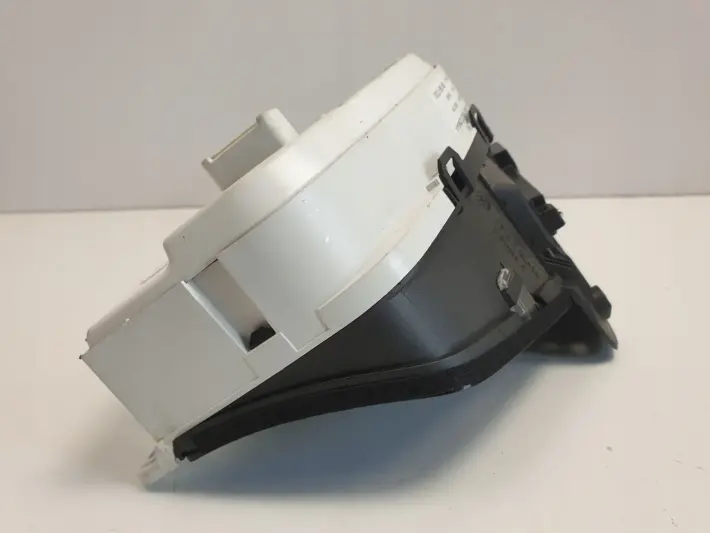 Volvo V70 XC70 III 2.5 T LICZNIK ZEGARY 31270366AA