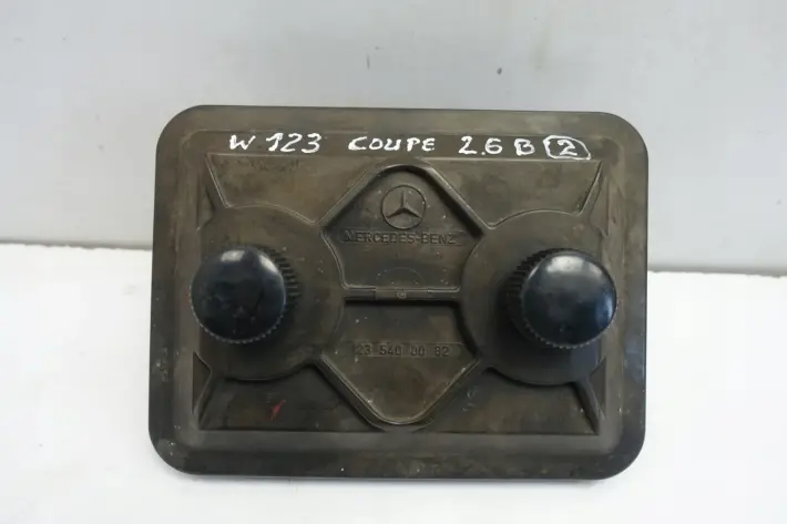 Mercedes W123 Coupe 2.6 B SKRZYNKA BEZPIECZNIKÓW