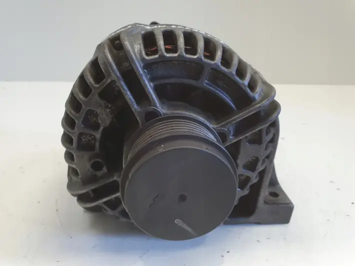 Volvo S60 I V70 II 2.4 D5 ALTERNATOR bosch 30658085