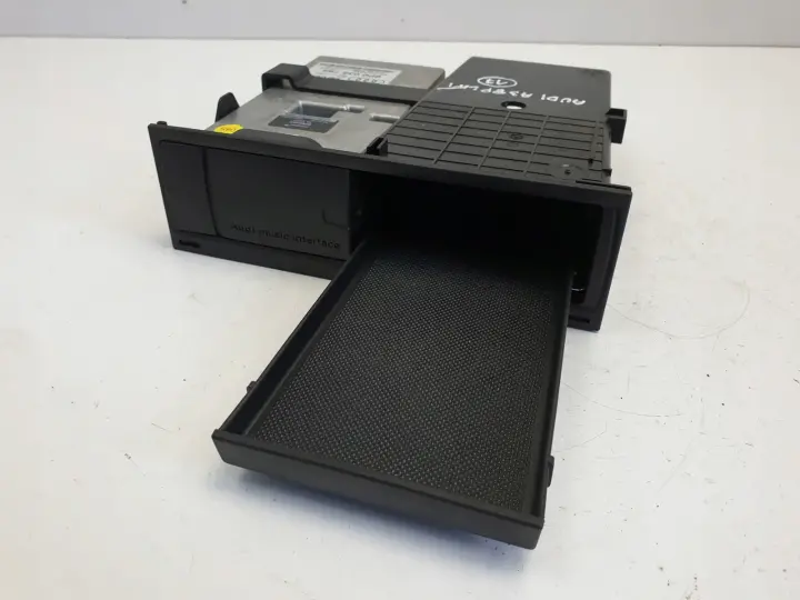 Audi A3 8P II lift MODUŁ INTERFACE 8P0035785 mmi