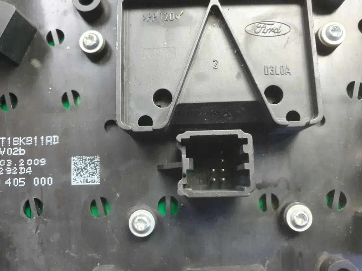Ford Fiesta MK7 PANEL STEROWANIA RADIEM panel radia 8A6T-18K811-AD