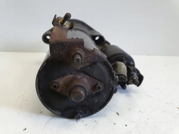 VW Passat B5 1.9 TDI ROZRUSZNIK bosch 068911024G 0001110128