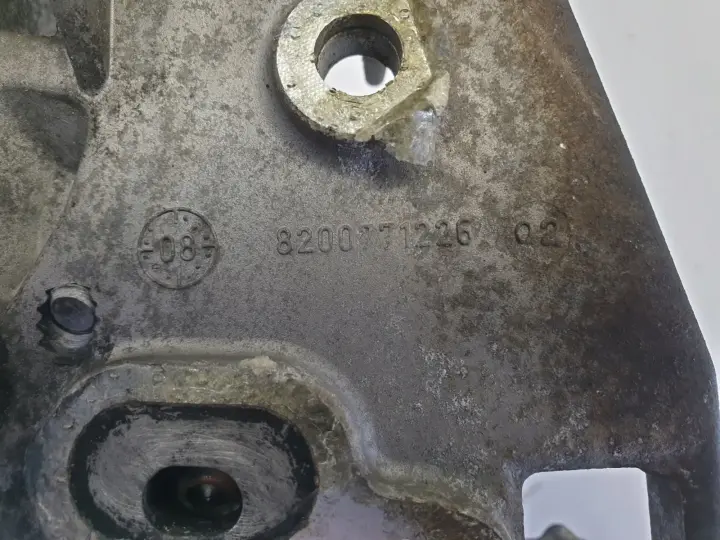 Renault Megane III 1.5 DCI WTRYSKIWACZ DPF łapa
